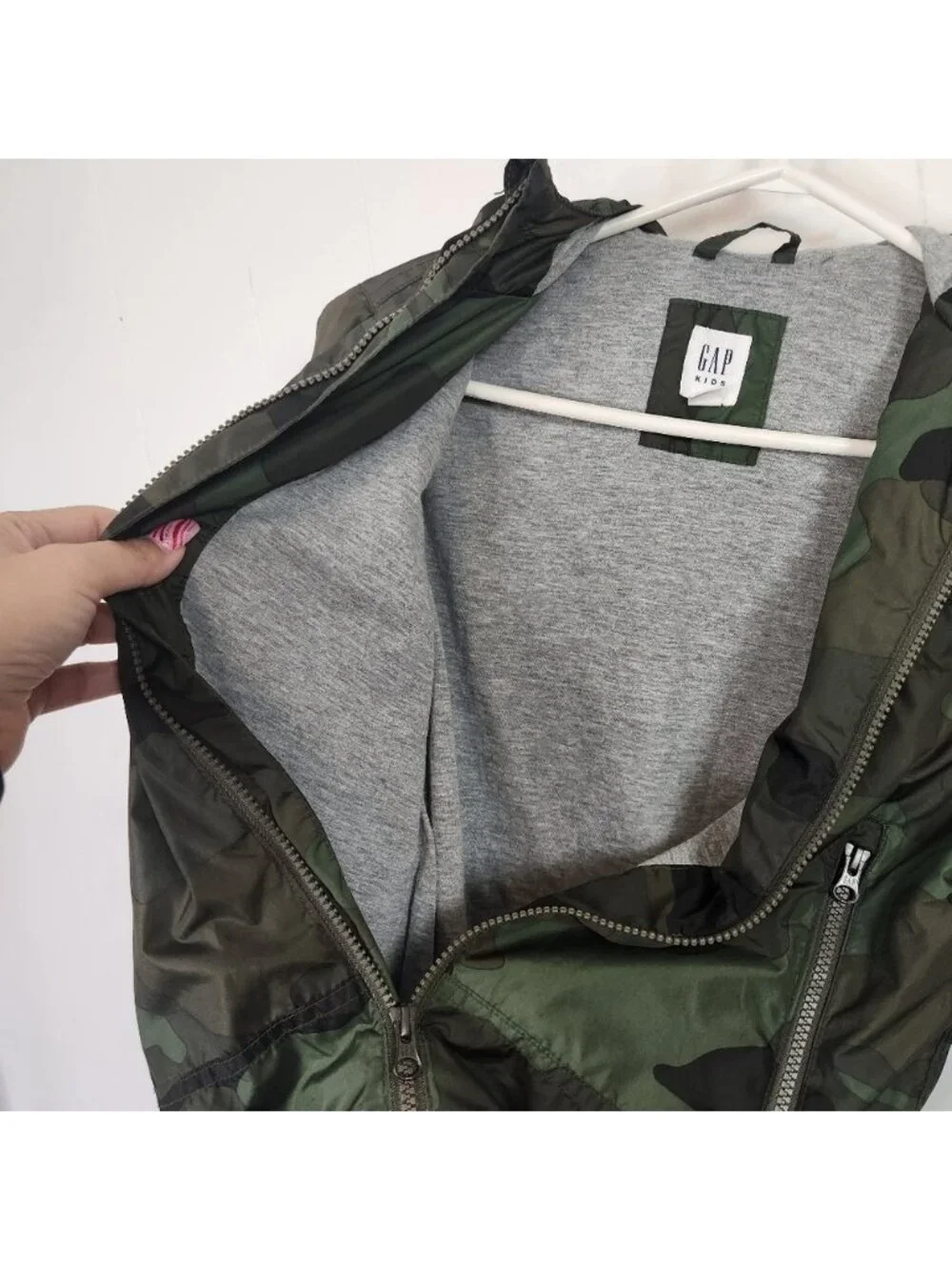 Gap Kids Green Camo Lined Windbreaker Zip Up Jacket Hood Boys Size Medium Spring